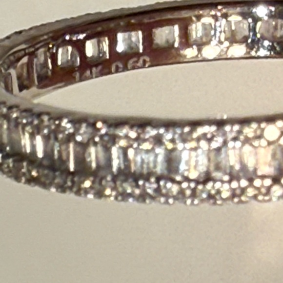 Stunning 14k white gold diamond eternity band ring - Picture 9 of 12